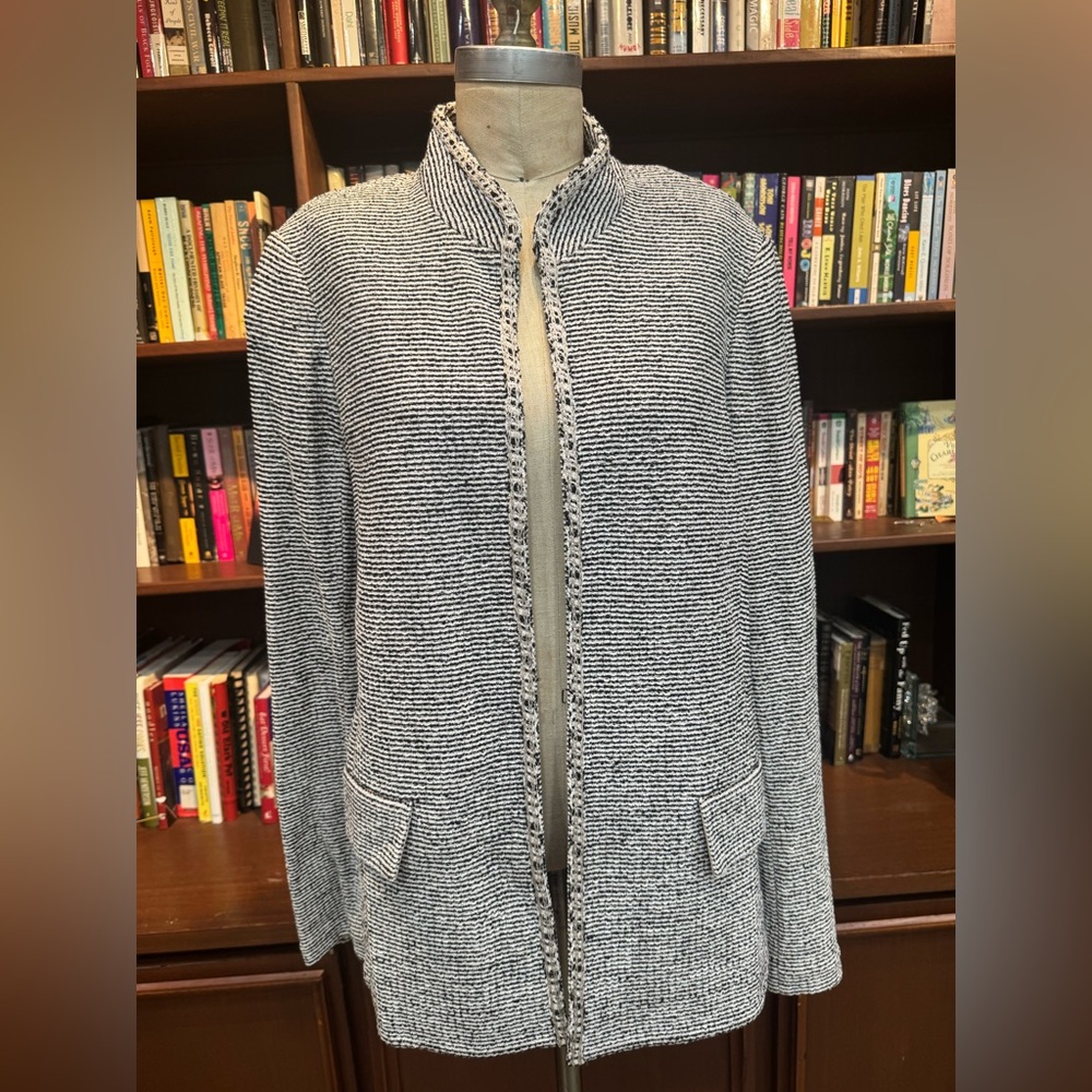 NWT St John Collection Chic Black and White Textured Jacket 16